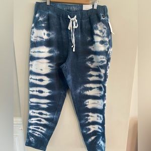 LIVI activewear pants, blue and white size 14/16